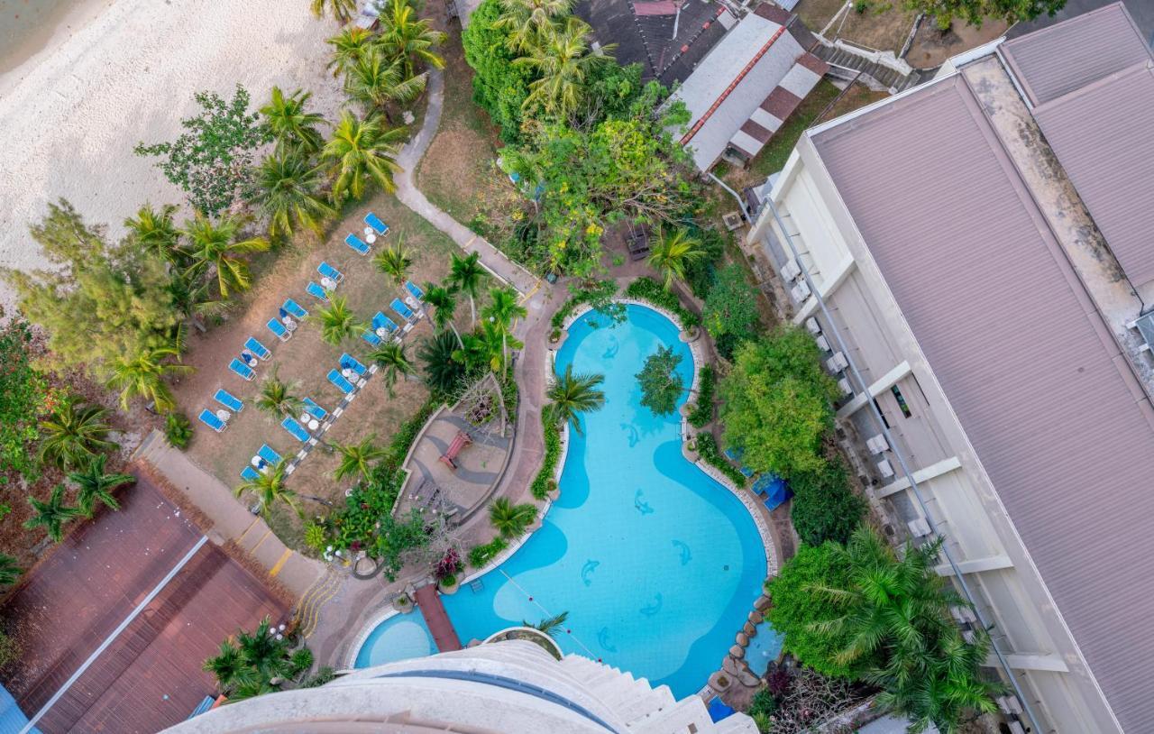 Romantic Couple Suite + Beach-Front Balcony Tanjung Bungah  Buitenkant foto