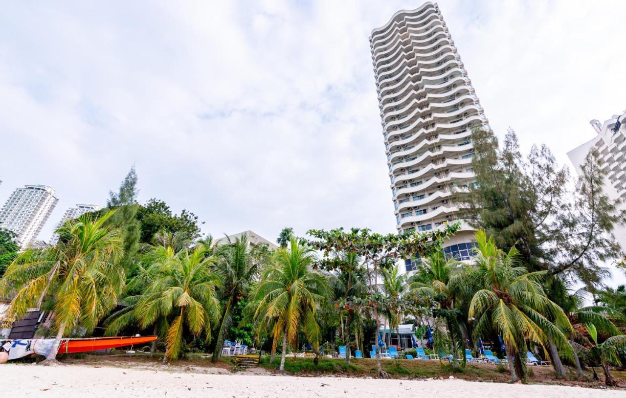 Romantic Couple Suite + Beach-Front Balcony Tanjung Bungah  Buitenkant foto
