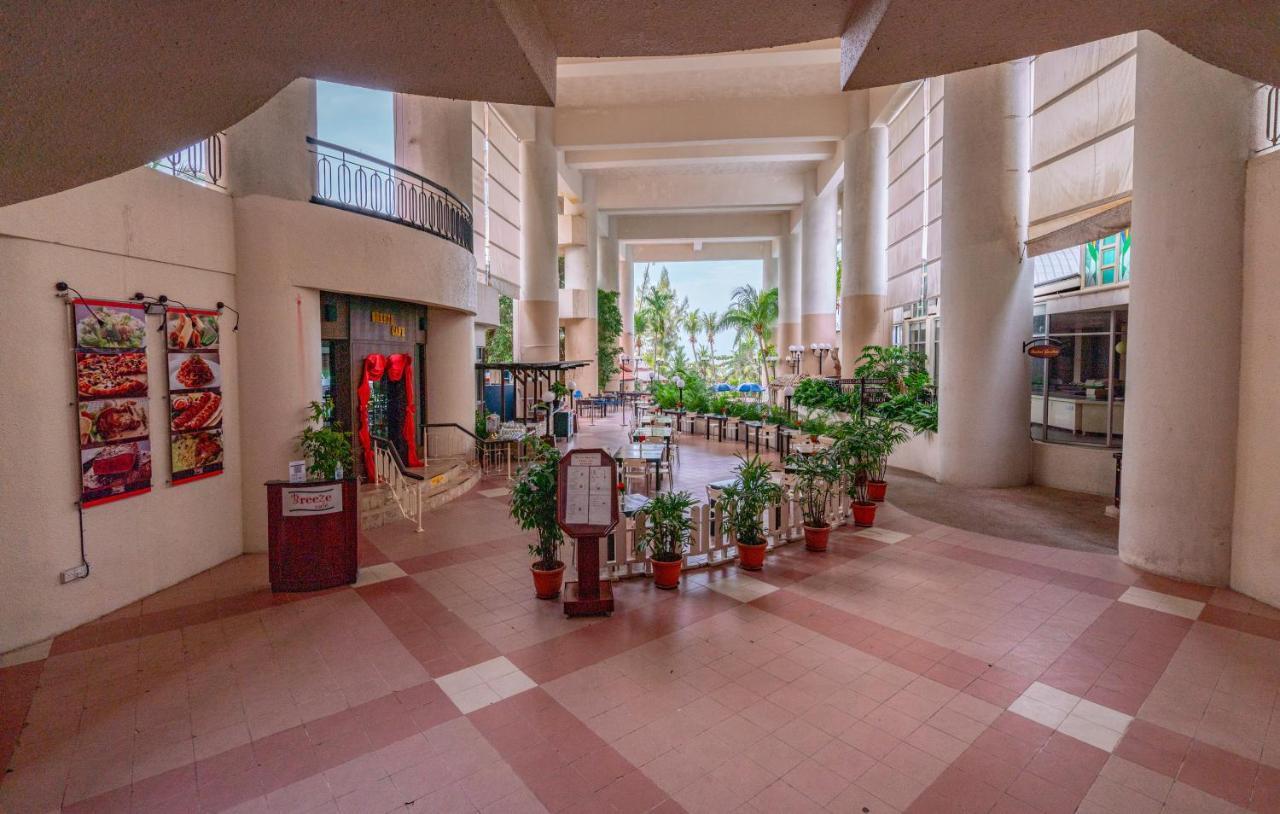Romantic Couple Suite + Beach-Front Balcony Tanjung Bungah  Buitenkant foto