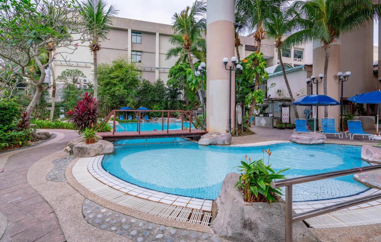 Romantic Couple Suite + Beach-Front Balcony Tanjung Bungah  Buitenkant foto